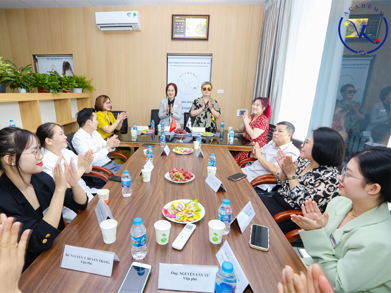 Trao đổi chuyên đề
