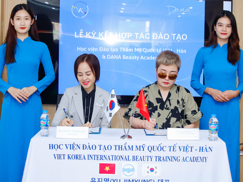Lễ kí kết hợp tác - 1